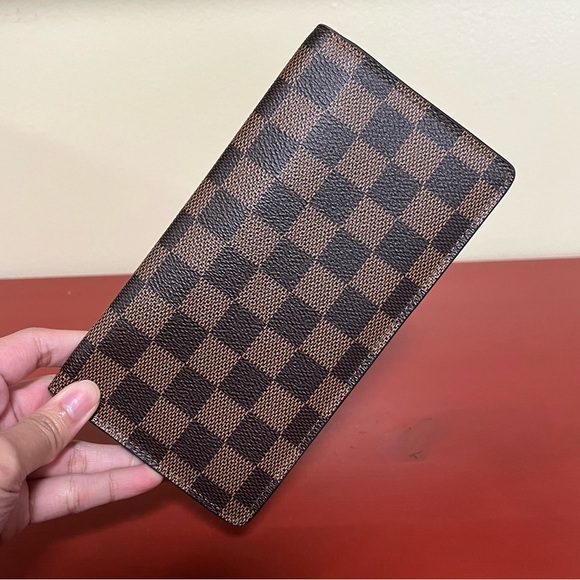 Louis Vuitton Wallet - Picture 2 of 8